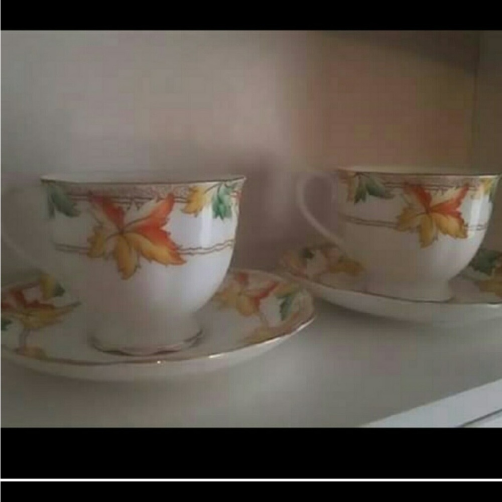 Set of two Maple Leaf 🍁 tea 🫖 cups
